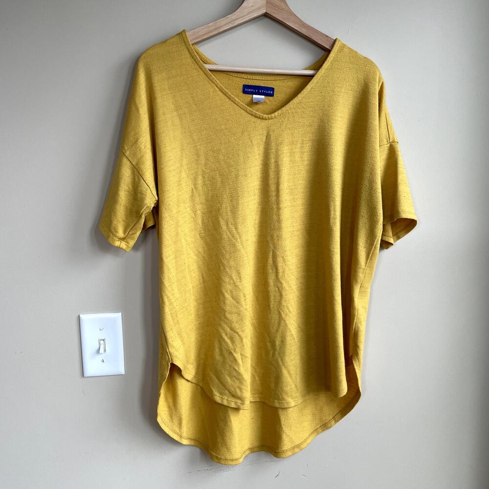 simply styled short sleeved v-neck mustard yellow t-shirt women's size L casual